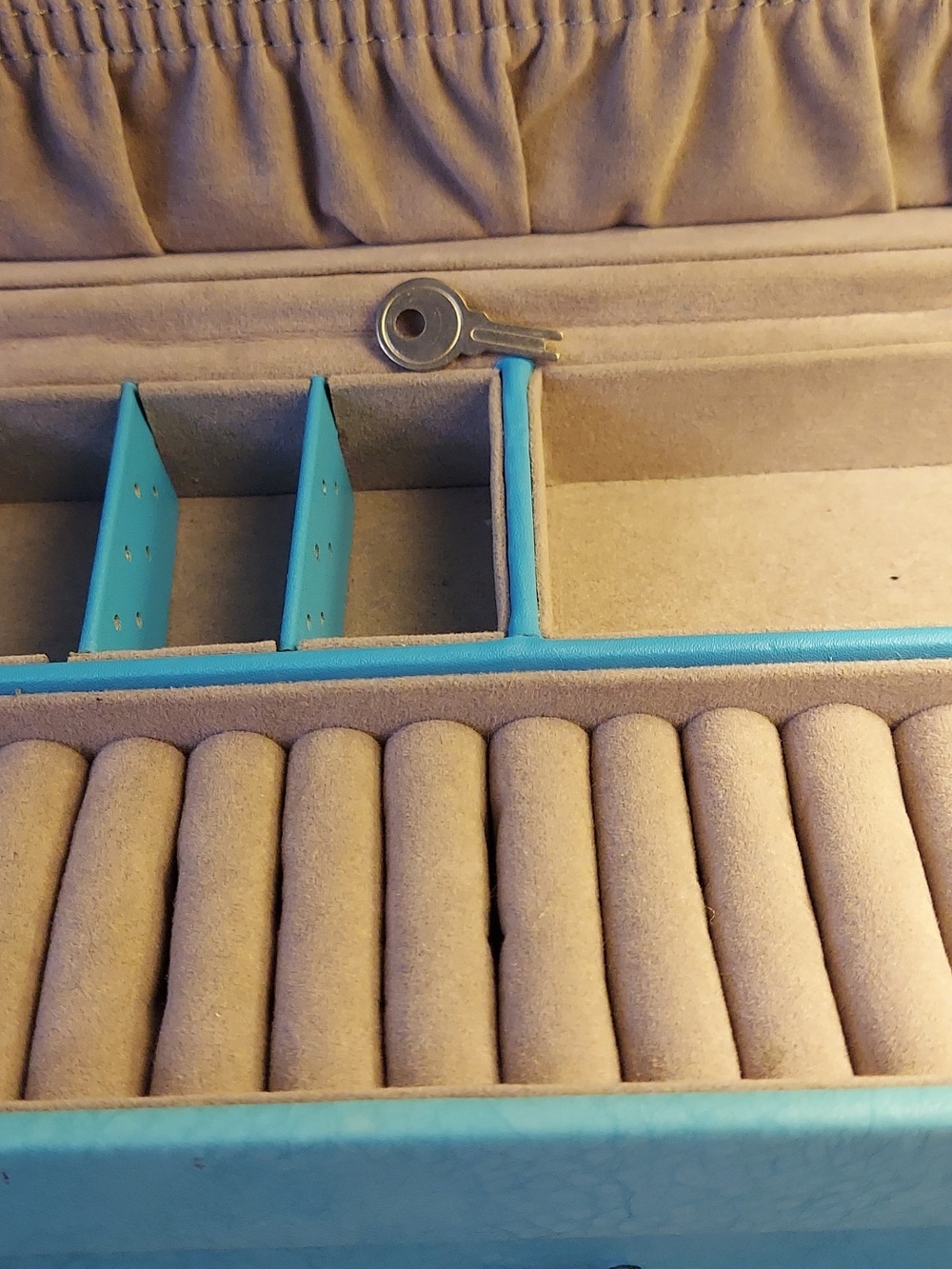 Tuscan Design Jewelery Box - Picture 3 of 6